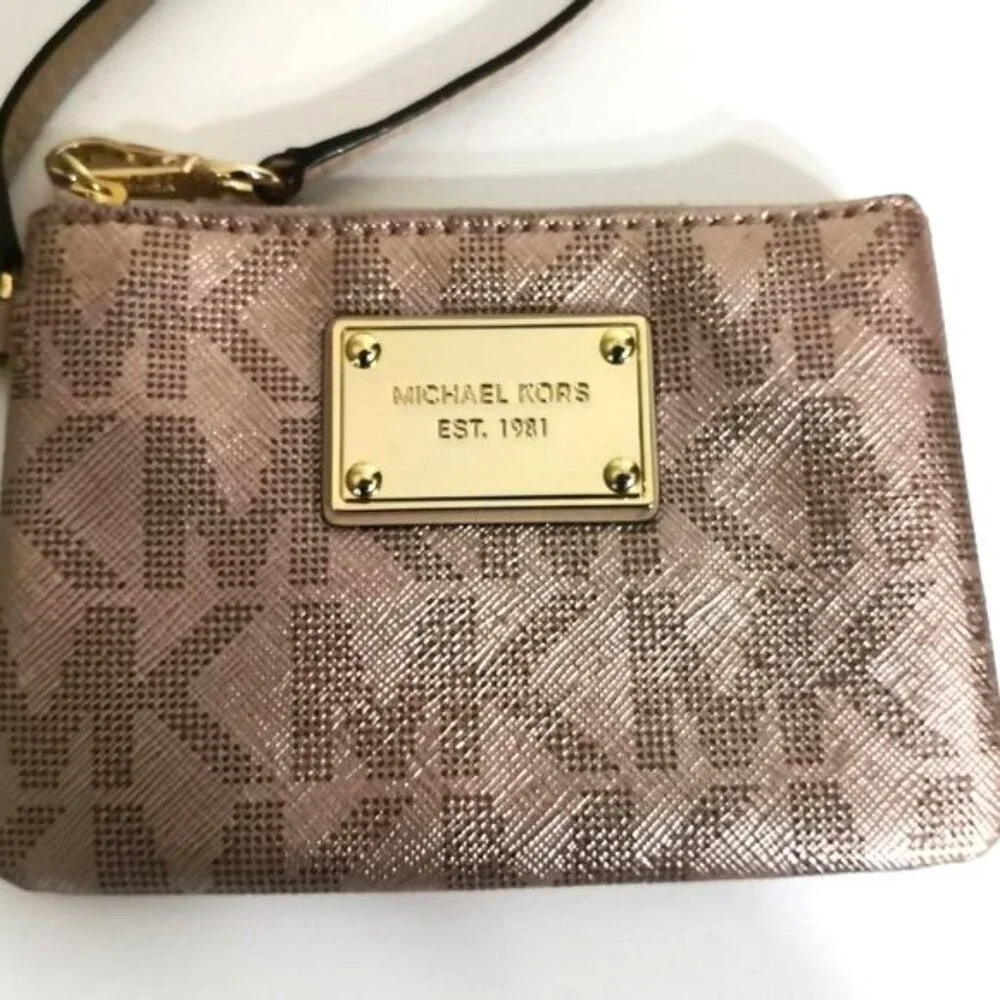 NWOT Michael Kors Monogram Jet‎ Set Wristlet Rose Gold Color 5.75